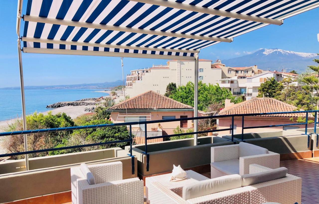 Апартаменты The Dream - Seafront Loft Джардини-Наксос Экстерьер фото